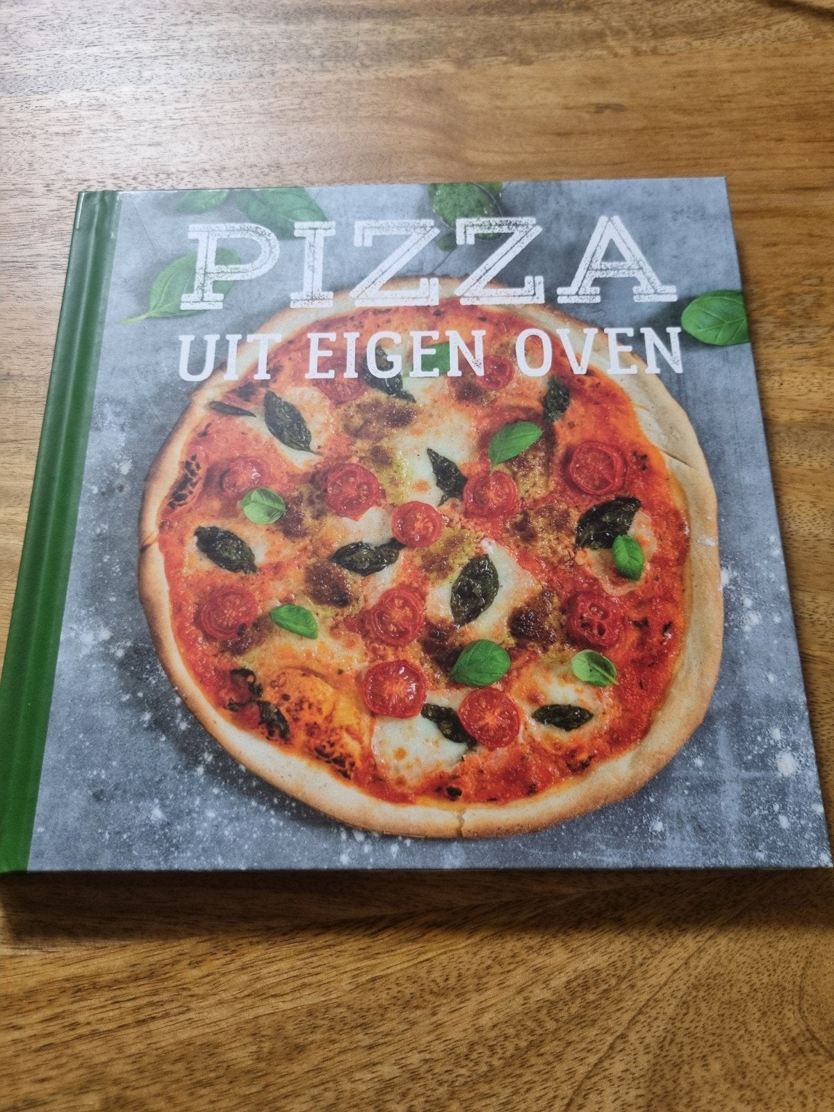 Pizza uit eigen oven - Kookboek met 35 recepten, Nieuw, Ophalen of Verzenden, Hoofdgerechten, Italië