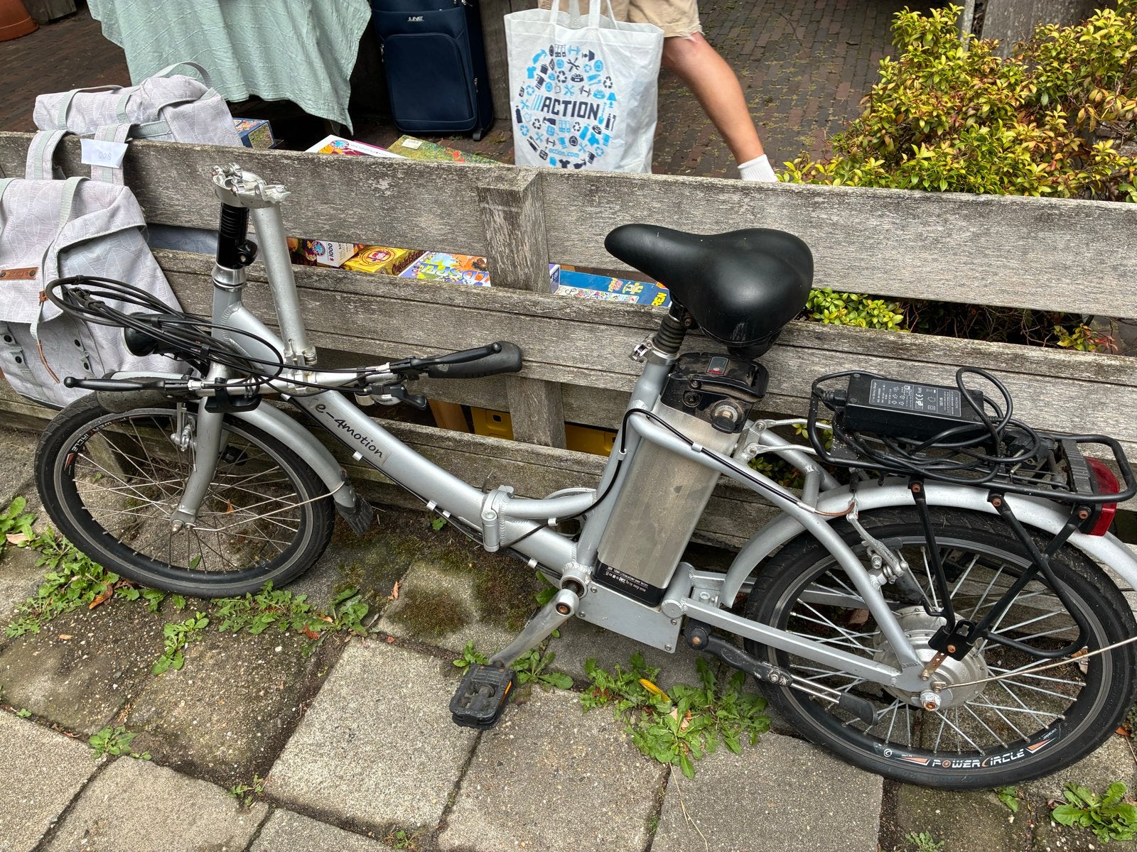 e-4motion Vouwfiets Elektrisch - Accu defect, Fietsen en Brommers, 20 inch of meer, Gebruikt, Totaal opvouwbaar, Ophalen