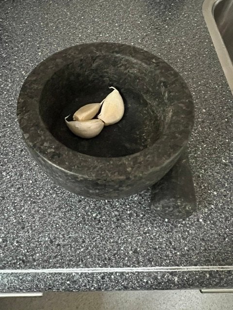 Robuuste vijzel met stamper van graniet, Ophalen of Verzenden, Zwart, Steen/keramiek, Overige typen