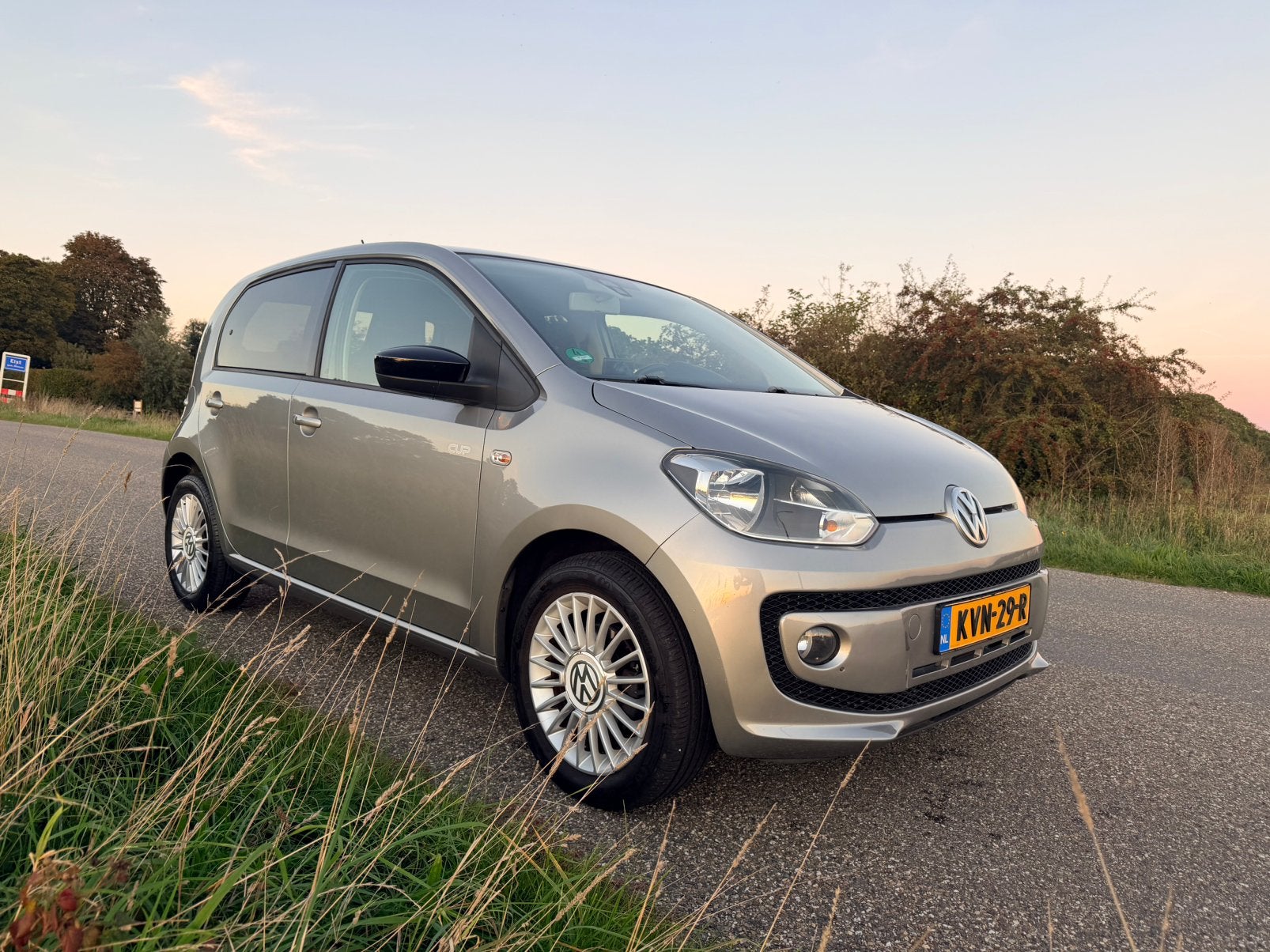 Volkswagen up! 1.0 50KW/68PK 5-DRS Ecofuel 2014 Grijs, Auto's, Voorwielaandrijving, Stof, Up!, 4 stoelen