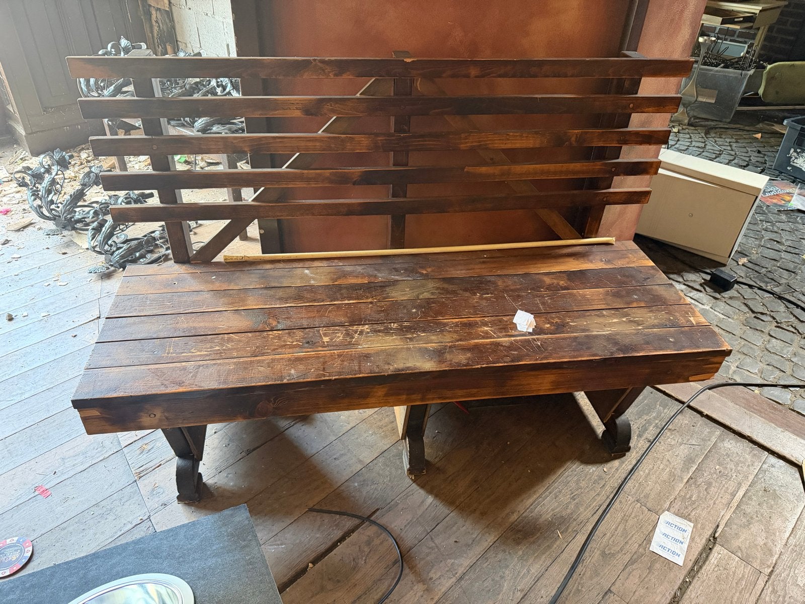 Rustieke houten bank met rugleuning, Antiek en Kunst, Ophalen of Verzenden