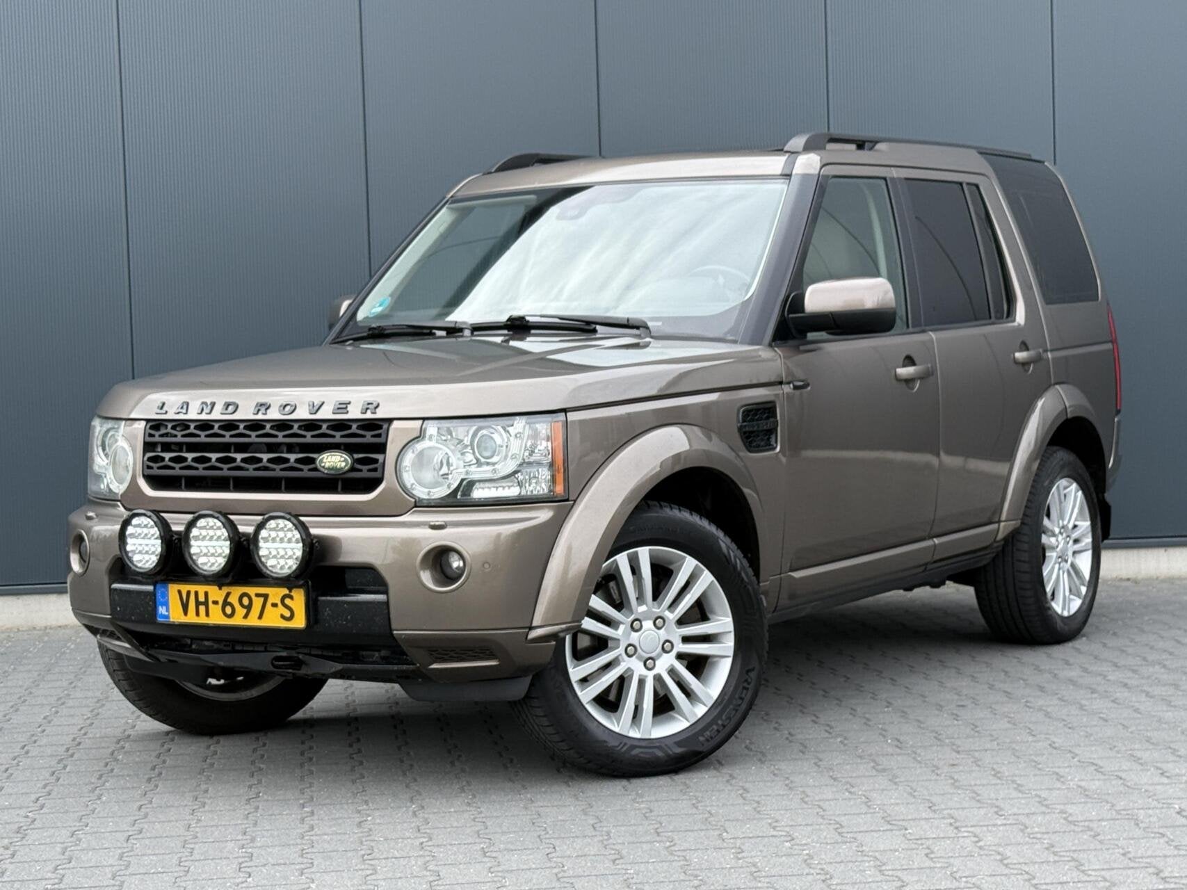 Land Rover Discovery 3.0 SDV6 HSE Grijs Kenteken - Top Onder, Auto's, Automaat, Euro 5, Beige, 2993 cc