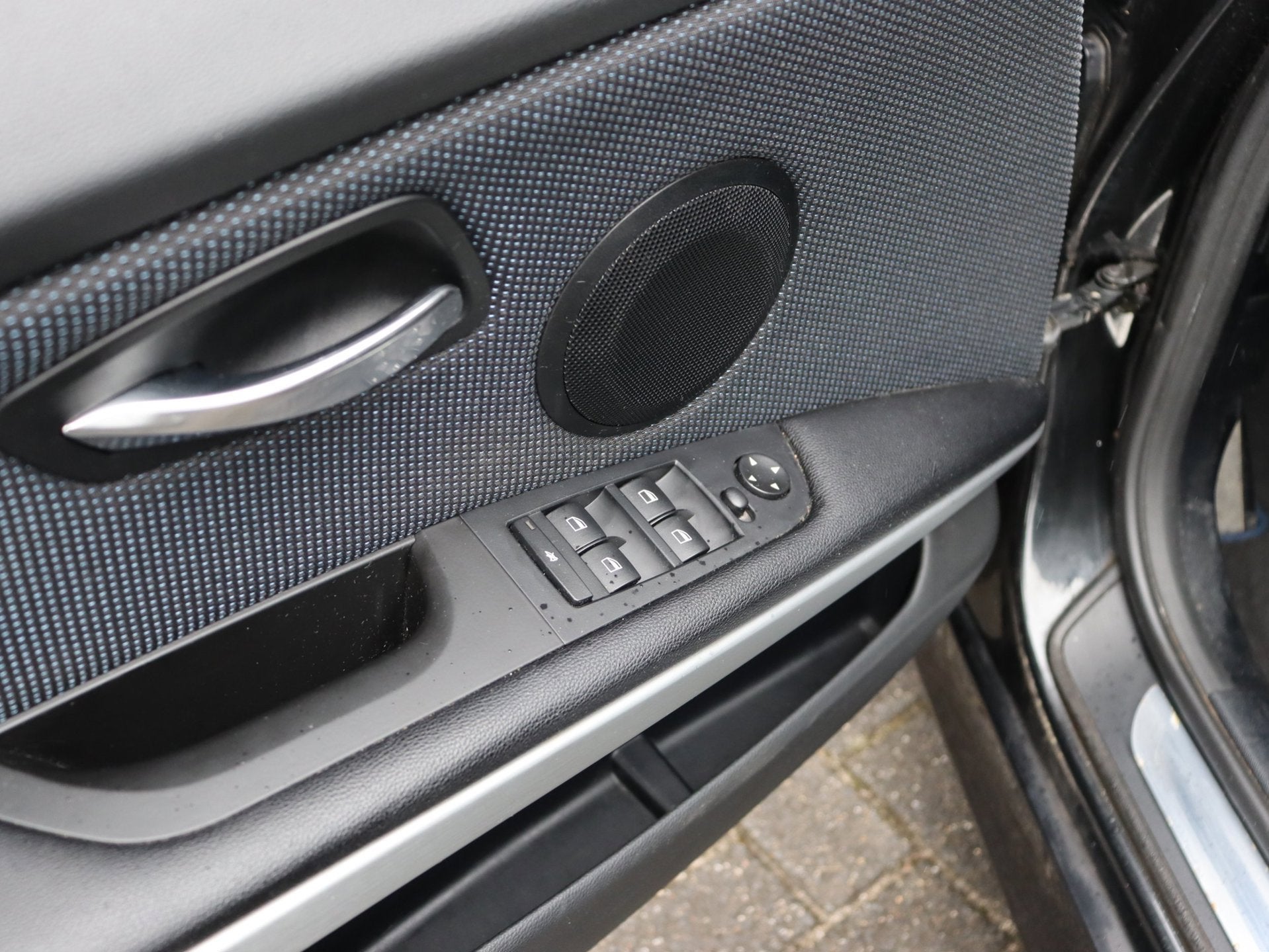 Foto 14 van BMW 3-serie 320i Executive M-sport airco LM cruise