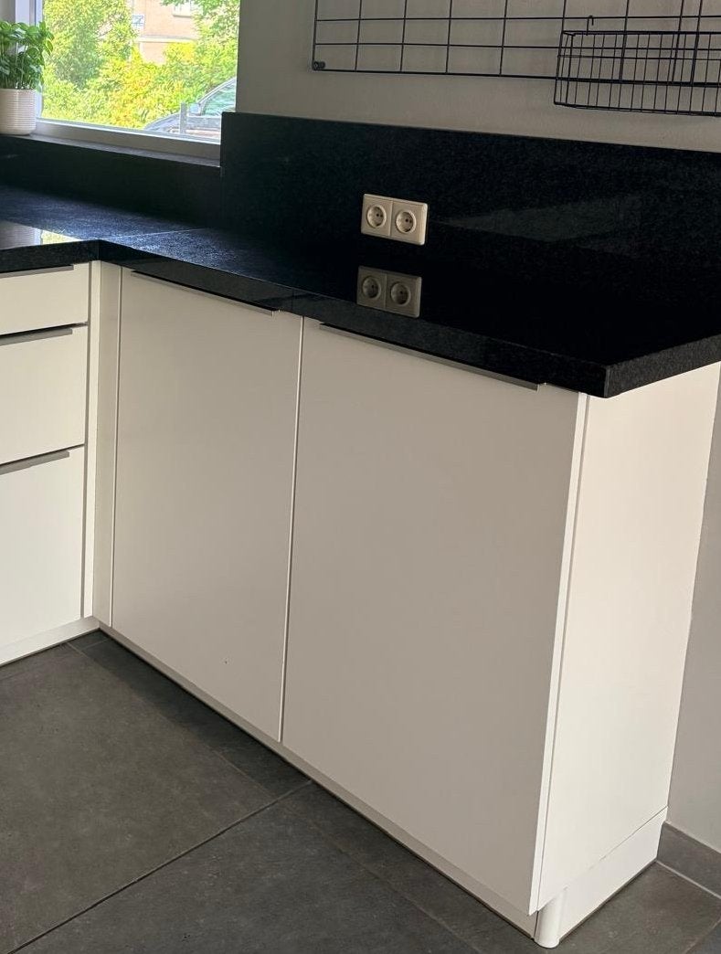 Keukenkastje met natuursteen blad en achterwand, Huis en Inrichting, Ophalen, Gebruikt, 100 tot 150 cm, Wit