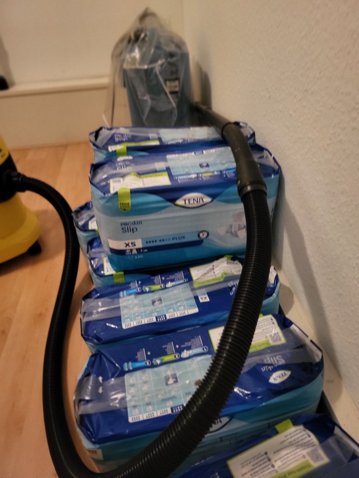 tena slip maat xs 7 pakken 3.00 euro per pak, Ophalen of Verzenden, Nieuw