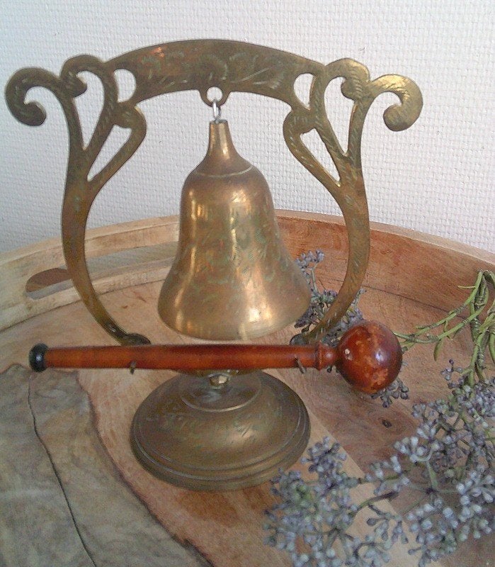 Antiek bewerkt messing tafelgong bel gong India, Antiek en Kunst, Ophalen of Verzenden