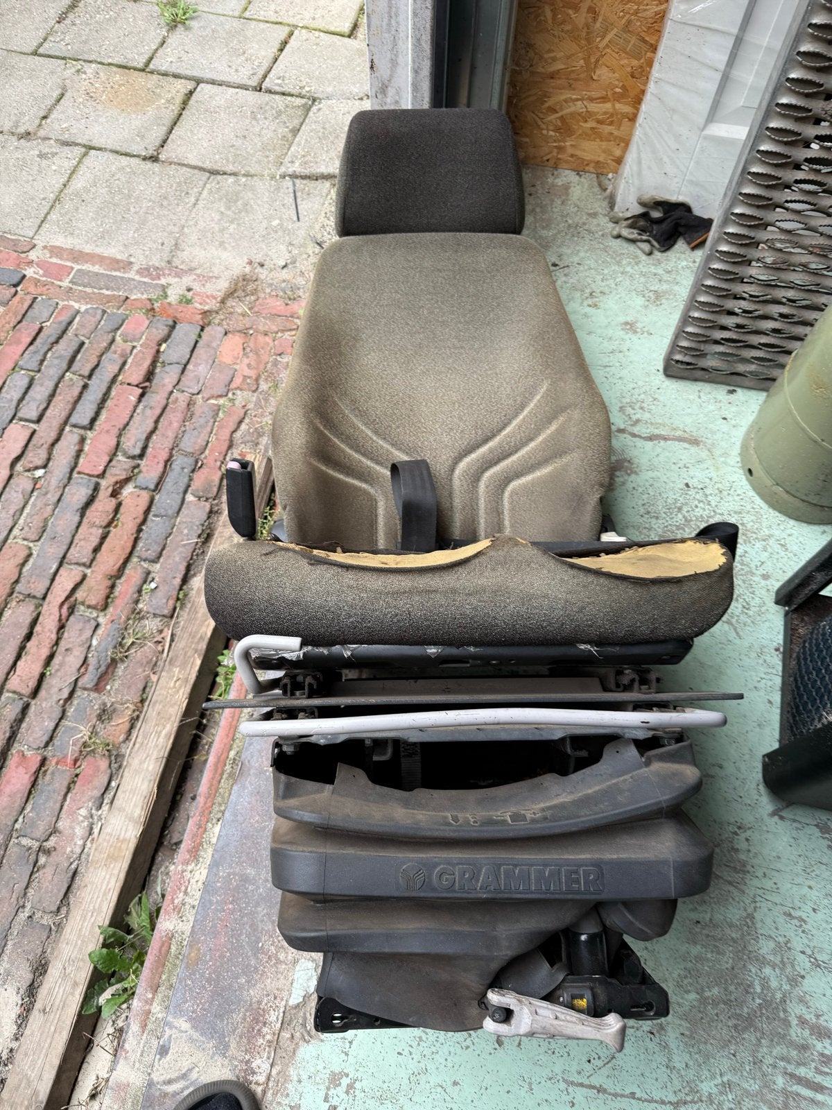 Grammer Stoel - Comfortabele en Robuuste Bestuurdersstoel, Ophalen, Gebruikt, Universele onderdelen