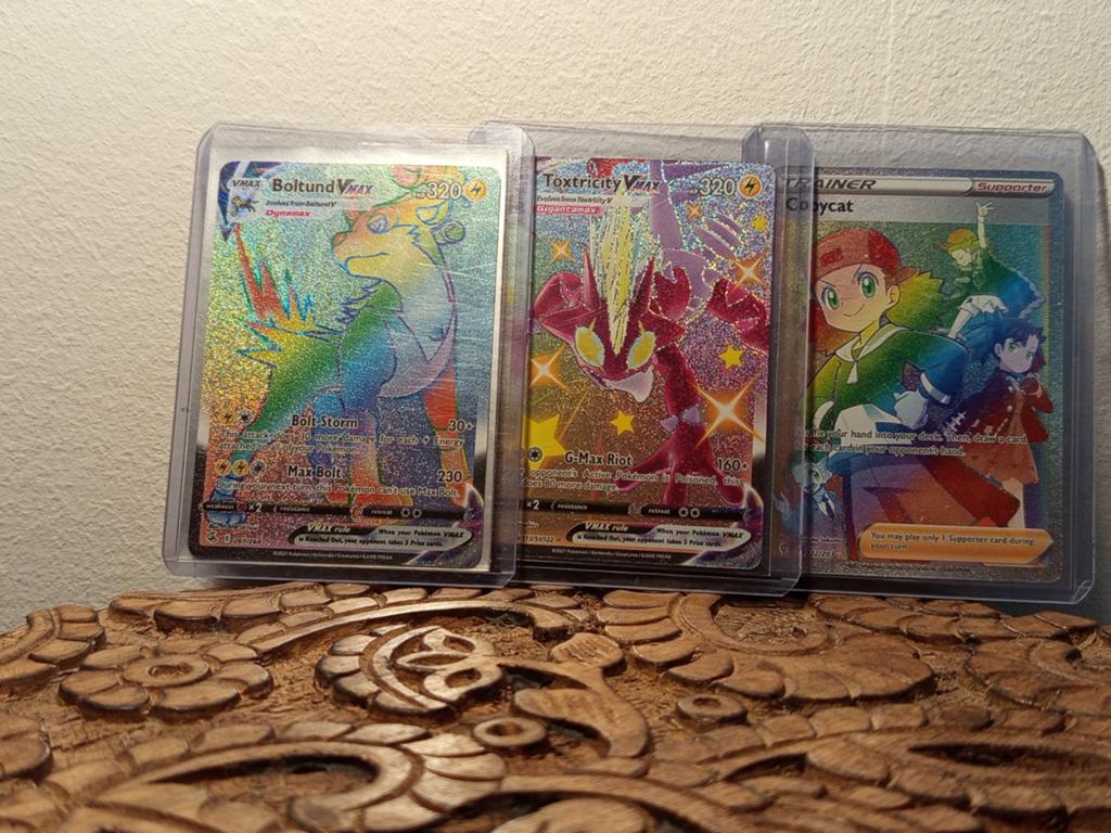 Boltund vmax toxtricity vmax & copy cat rainbow rare pokemon, Ophalen of Verzenden, Nieuw, Losse kaart, Foil