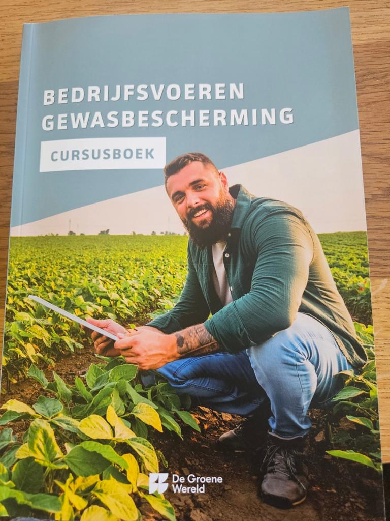 Bedrijfsvoeren gewasbescherming boek, Boeken, Gezondheid, Dieet en Voeding, Ophalen of Verzenden, Zo goed als nieuw