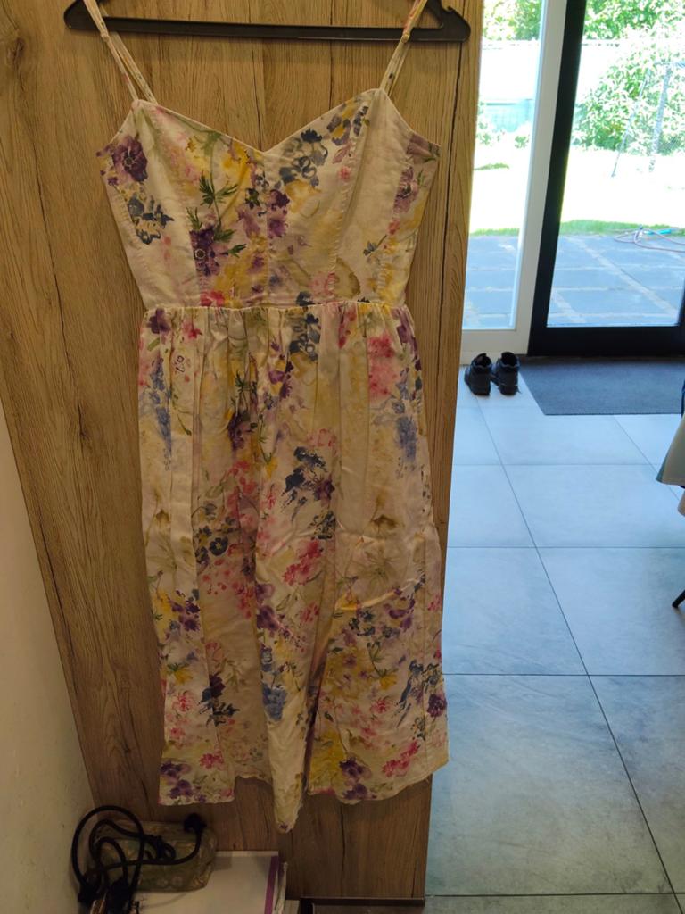 H&M Linnen Blend Bloemenjurk - Maat XS, Kleding | Dames, Jurken, H&M, Overige kleuren, Ophalen of Verzenden, Zo goed als nieuw