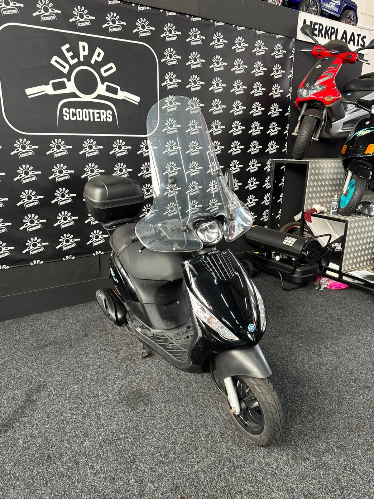 Piaggio zip EERSTE EIGENAAR, Fietsen en Brommers, Scooters | Piaggio, Ophalen, Zo goed als nieuw, Benzine, Zip