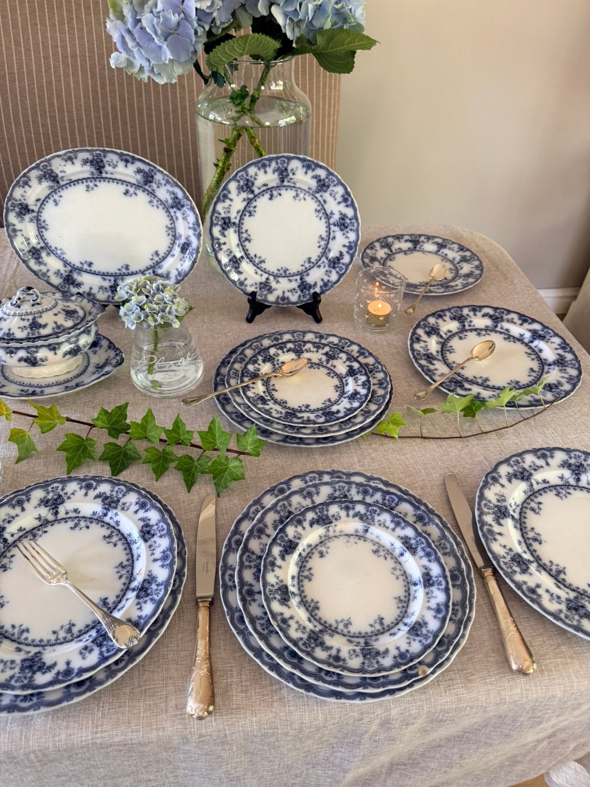 Foto 2 van Furnivals Medina 1898 antiek blue servies 11 pers izgst