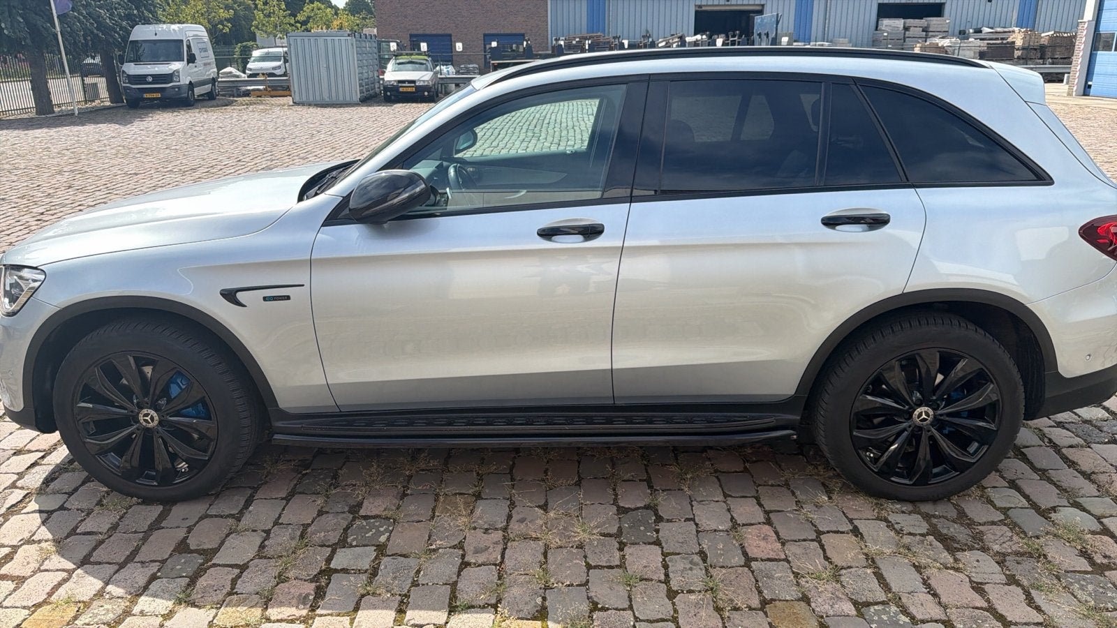 Mercedes-Benz GLC 300e 320pk 4MATIC 9G-TRONIC 2021 Grijs, Auto's, Automaat, Zwart, 4 cilinders, 2000 kg