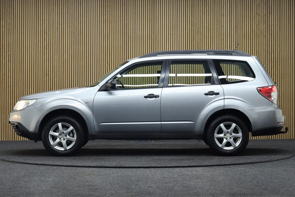 Subaru Forester 2.0 X Intro AWD | Afneembare Trekhaak | Crui, Auto's, Subaru, Euro 5, Stof, Zwart, 4 cilinders
