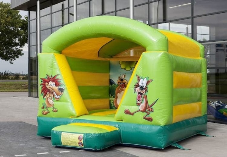 Jungle Springkussen 3x4m €50 euro per dag, Ophalen, Zo goed als nieuw, Verjaardag