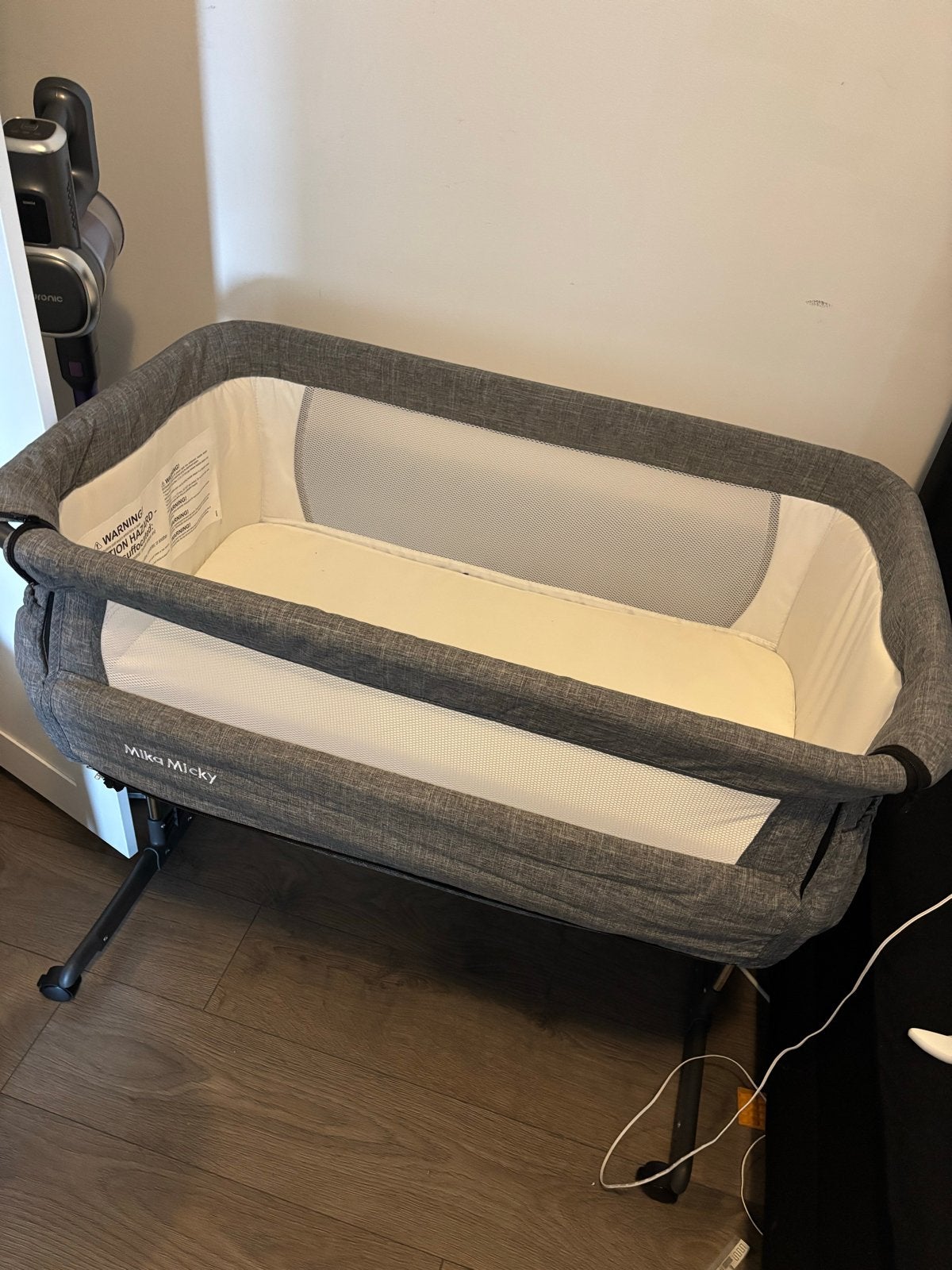Moni Mika Micky Deluxe co-sleeper wieg - Zo goed als nieuw, Ophalen, Zo goed als nieuw, Wieg