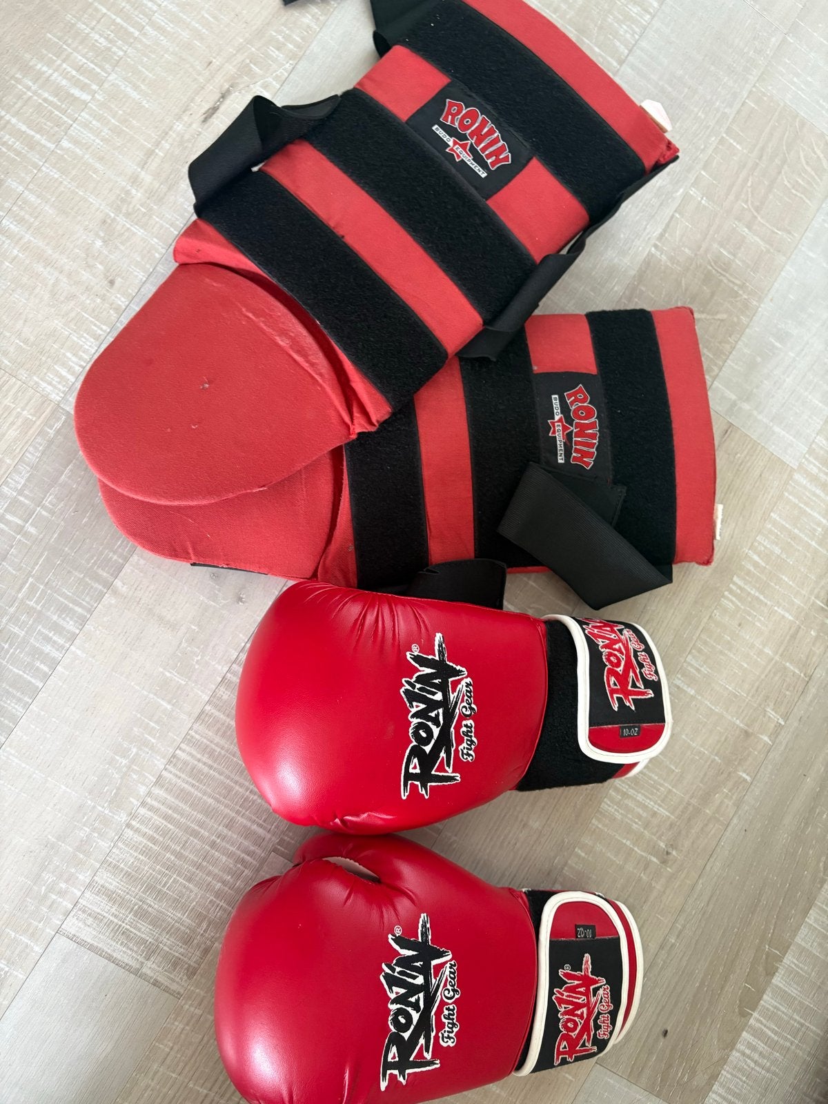 Ronin bokshandschoenen en scheenbeschermers - Senior, Gebruikt, Overige, Vechtsportbescherming, Groter dan maat XL