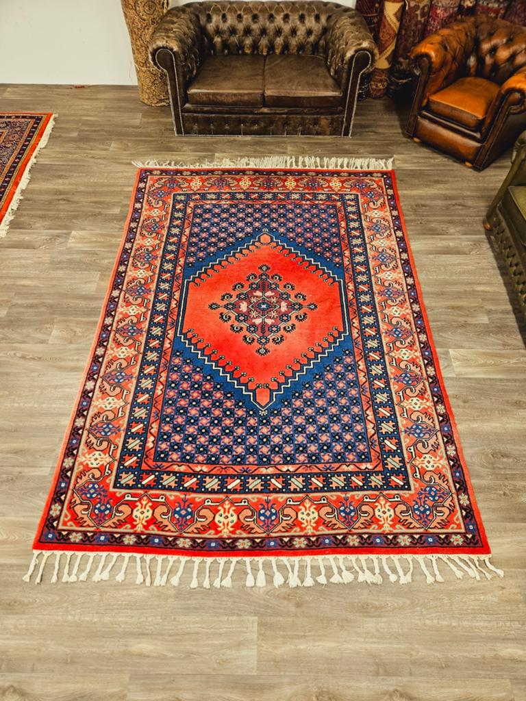 Handgeknoopt Tapijt uit Tunesië. UITVERKOOP! Weg=Weg!, Groen, Perzisch, 200 cm of meer, Ophalen of Verzenden