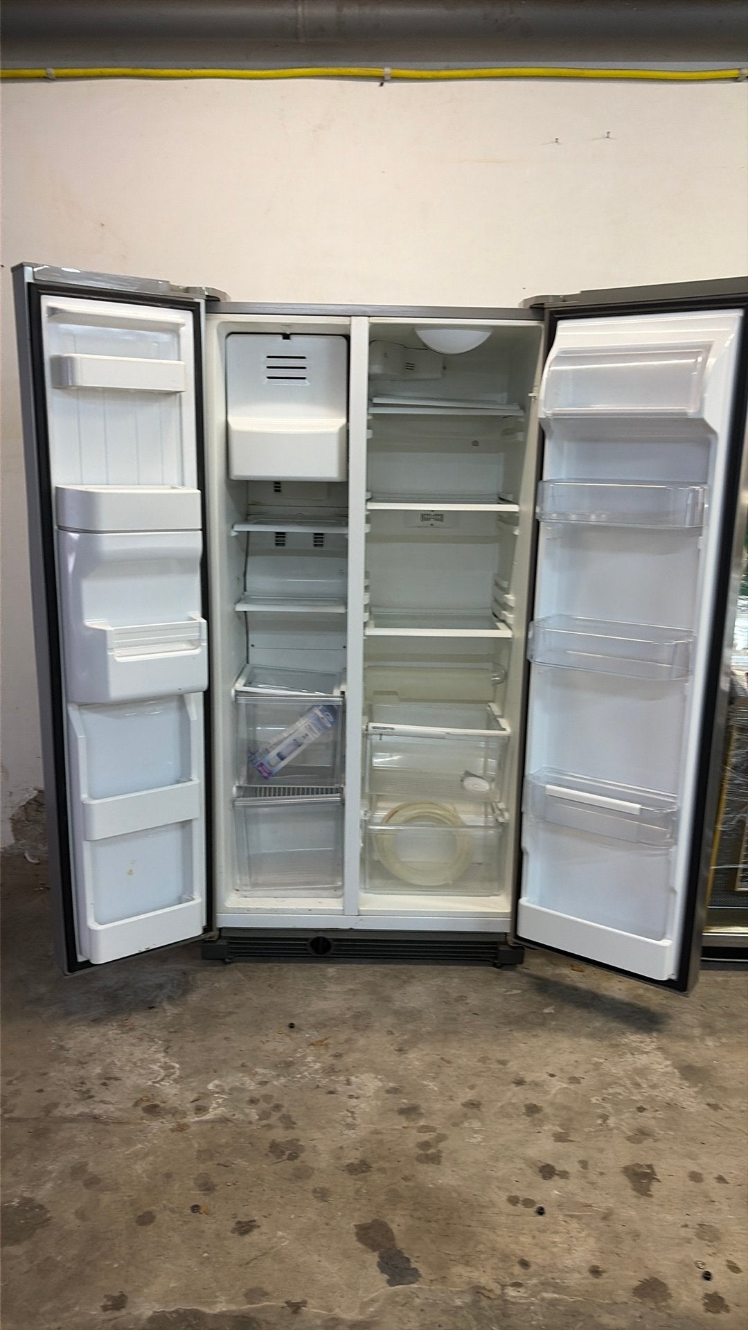 Foto 7 van Whirlpool Amerikaanse Koelkast met Vriezer en Waterdispenser
