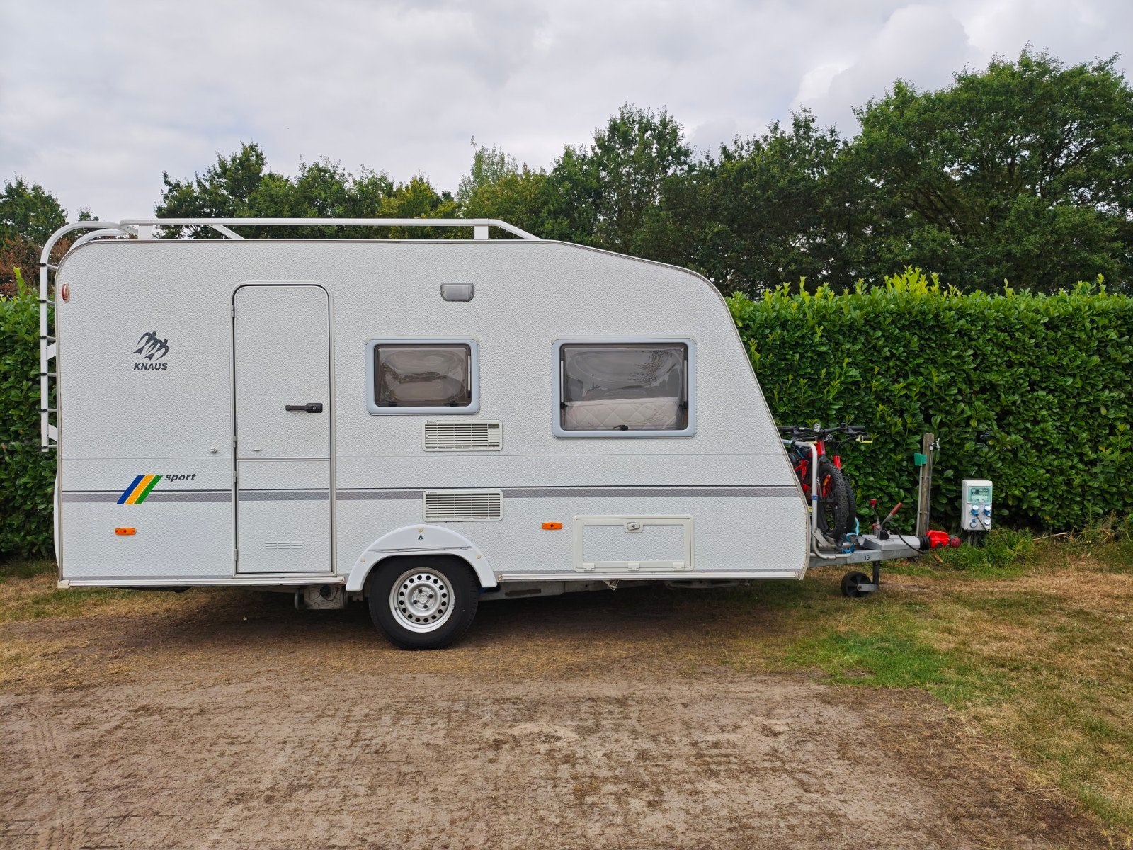Knaus Sport 400 LK, Caravans en Kamperen, Dwars-stapelbed, Treinzit, 750 - 1000 kg, Particulier