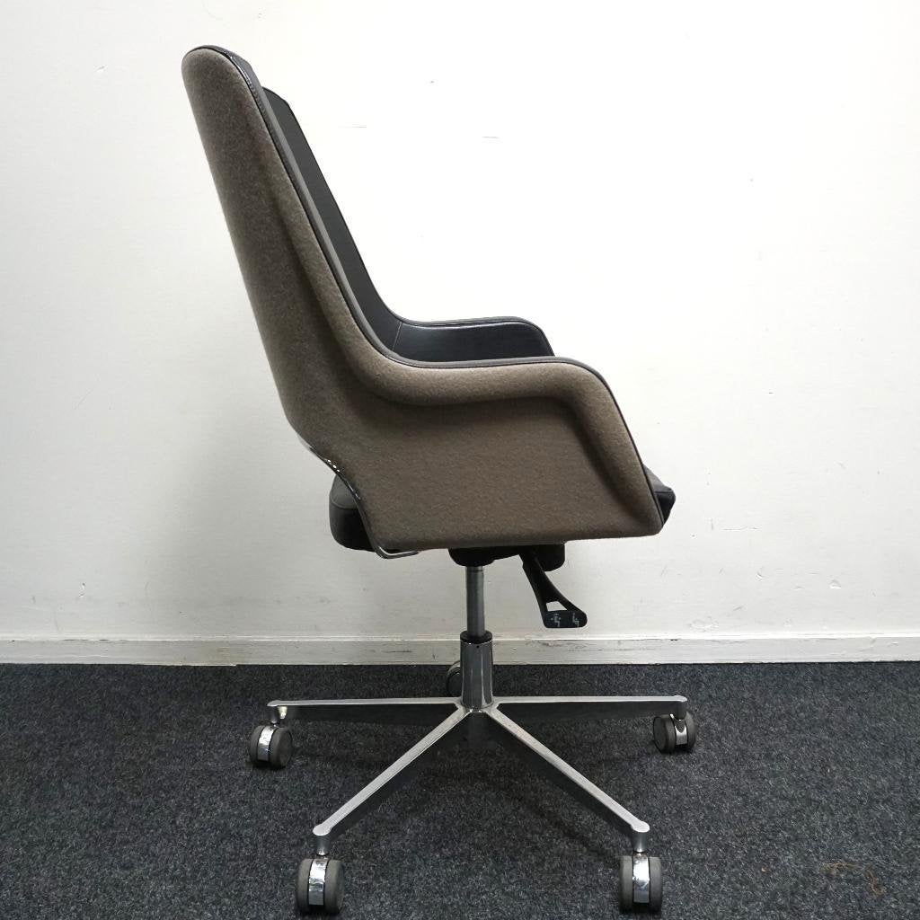 Mpiu Juliette J101 Vergaderstoelen | Zwart Leer / Beige stof, Gebruikt, -, Zwart, -