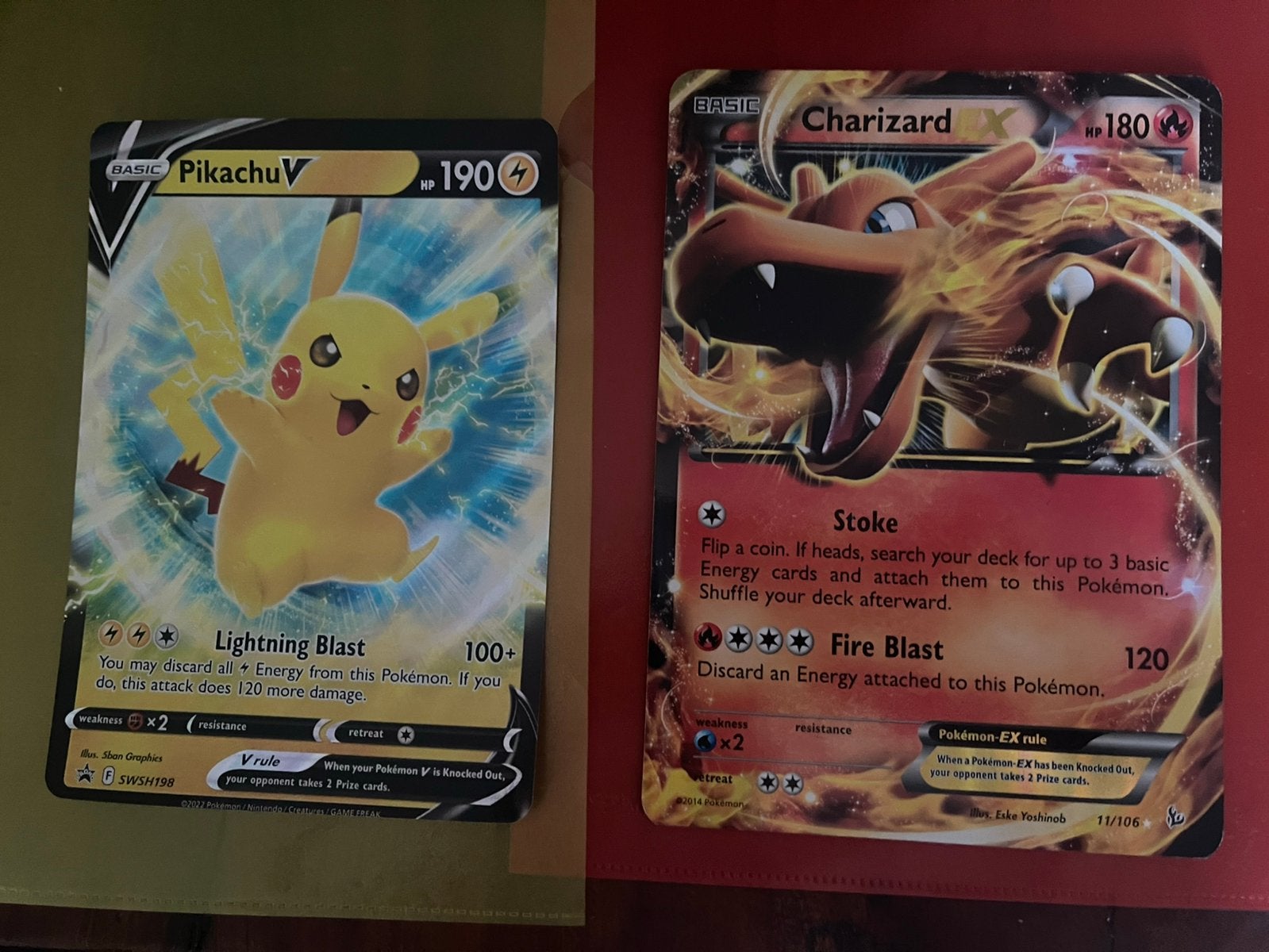 2 Jumbo Pokémon kaarten Charizard & Pikachu, Ophalen of Verzenden, Gebruikt