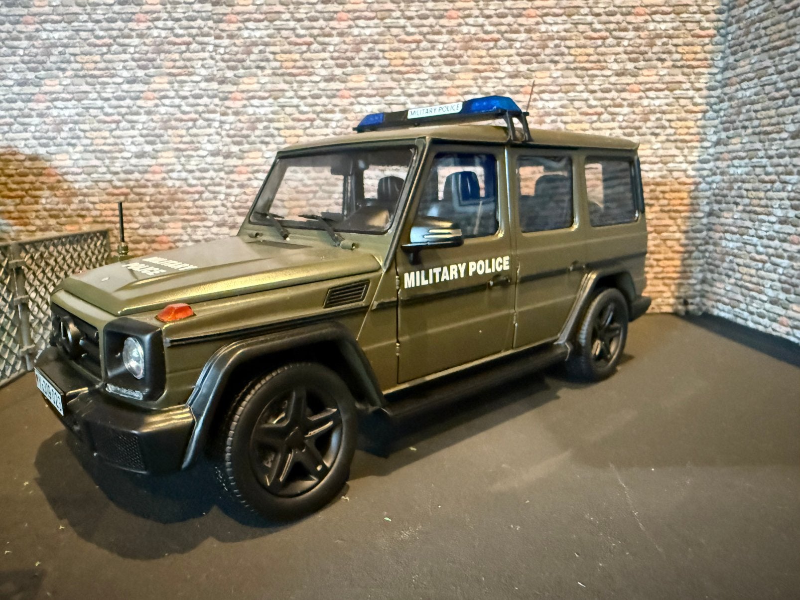 Mercedes-Benz G-klasse 2015 1:18 iScale limited edition, Hobby en Vrije tijd, Modelauto's | 1:18, Ophalen of Verzenden, Zo goed als nieuw
