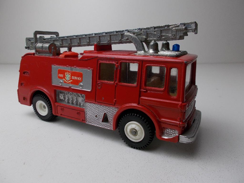 1969 Dinky Toys 285 MERRYWEATHER MARQUIS FIRE TENDER I.g.st., Ophalen of Verzenden, Zo goed als nieuw, Bus of Vrachtwagen, Dinky Toys