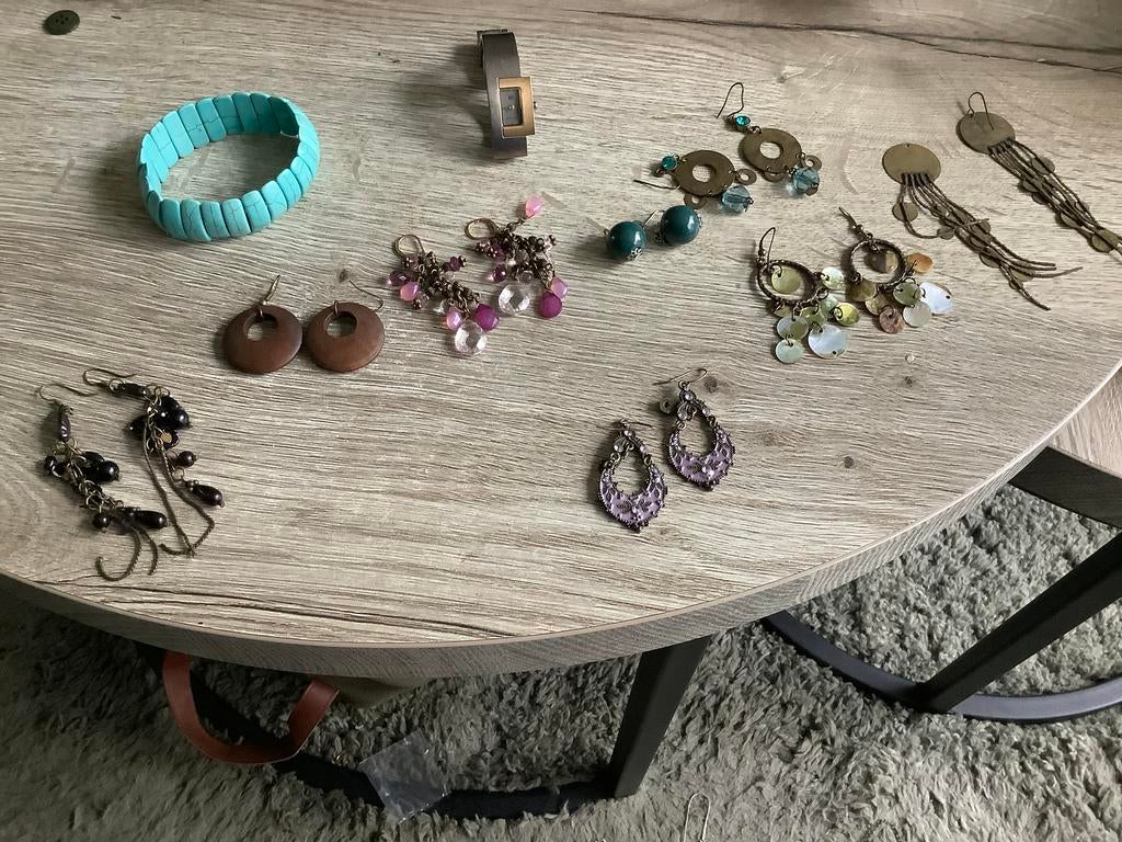 Verschillende Oorbellen en Kettingen en Horloge, Overige materialen, Gebruikt, 4 bedels of meer, Ophalen