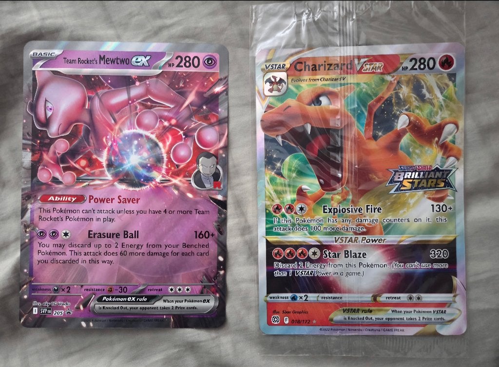 Jumbo pokemon kaarten Charizard en Mewtwo, Ophalen of Verzenden