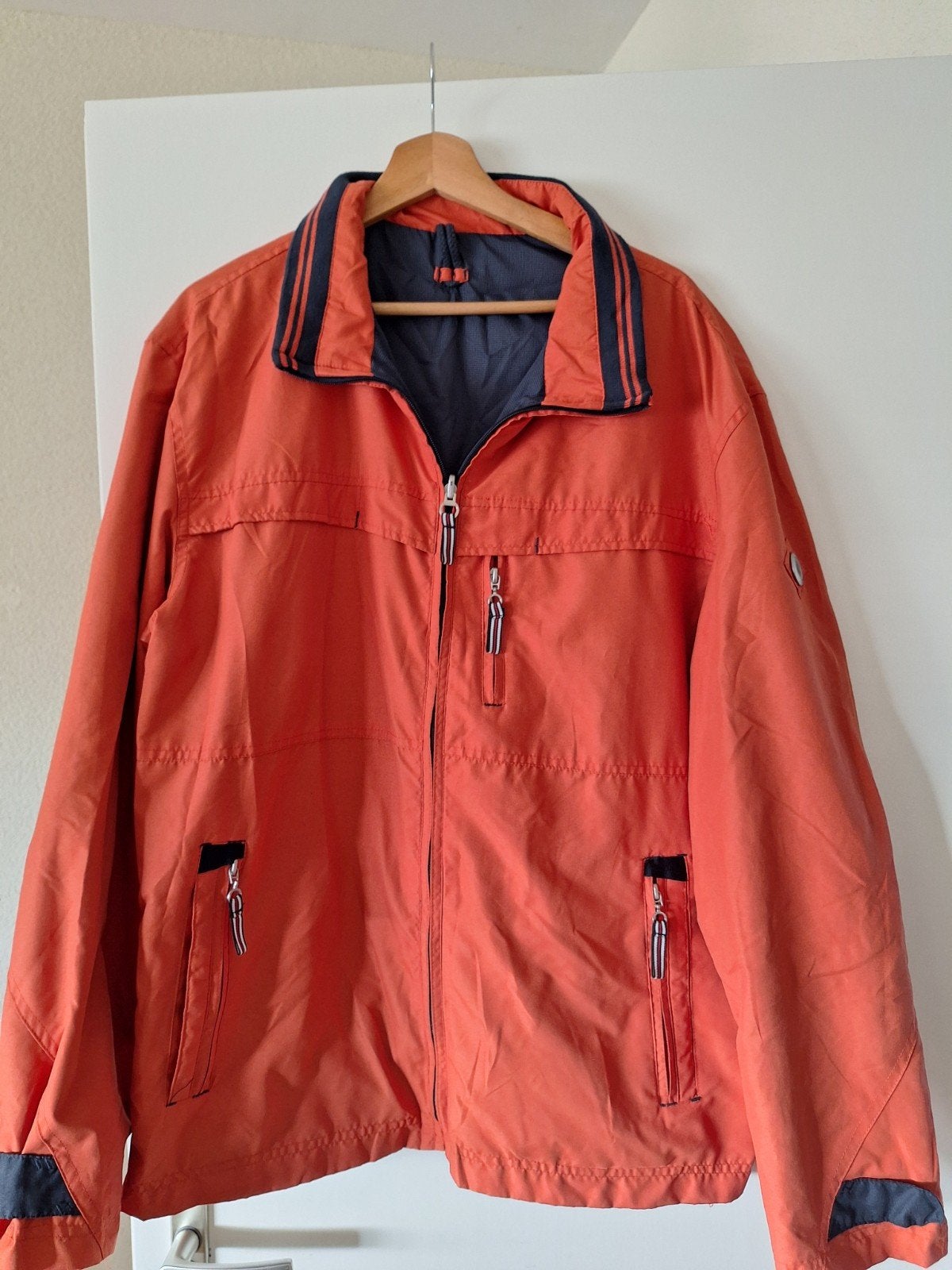 Oranje jas met blauwe accenten, Ophalen, Onbekend, Maat 56/58 (XL), Oranje