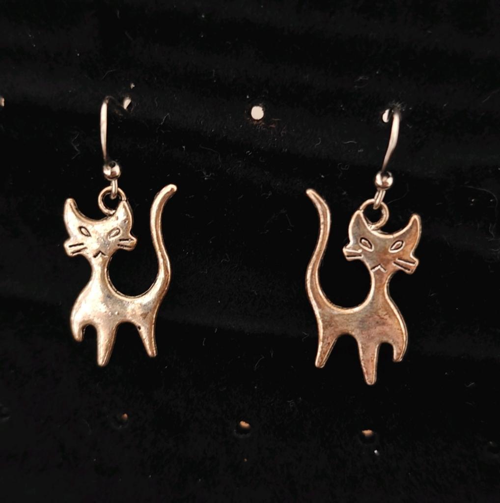 Zilveren katten oorbellen - Hangers, 1x gedragen, Hangers, Nieuw, Ophalen of Verzenden, Zilver