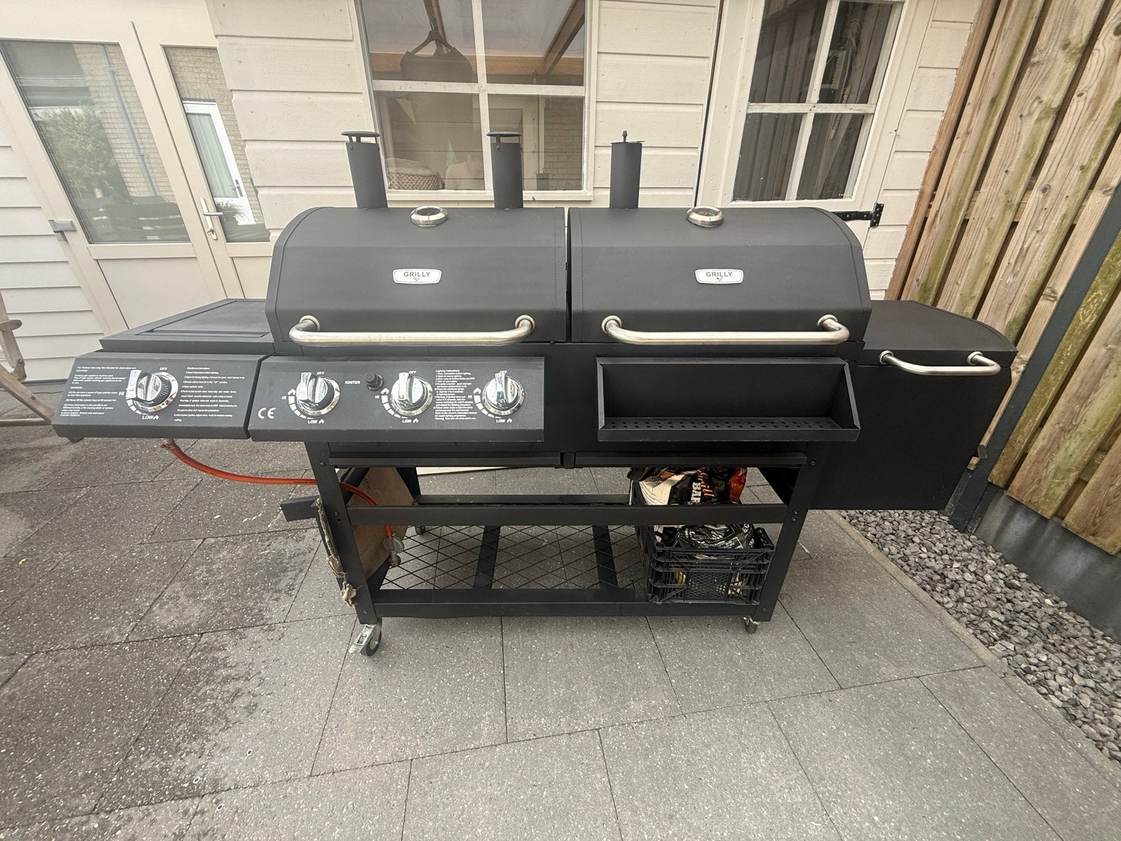 BBQ met gas, houtskool en rookoven, Ophalen, Zo goed als nieuw