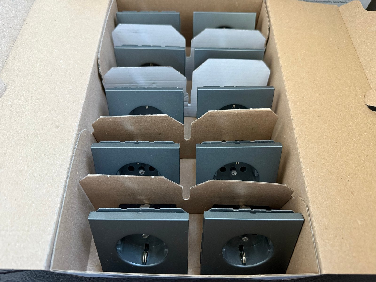 Jung LS 990 Antraciet Stopcontacten - 40 stuks, Ophalen of Verzenden, Gebruikt, Jung, Stopcontact