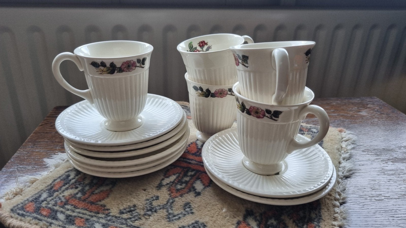 Wedgwood Moss Rose: Set van kleine bordjes en kopjes, Ophalen, Porselein, Kop(pen) en/of Schotel(s)