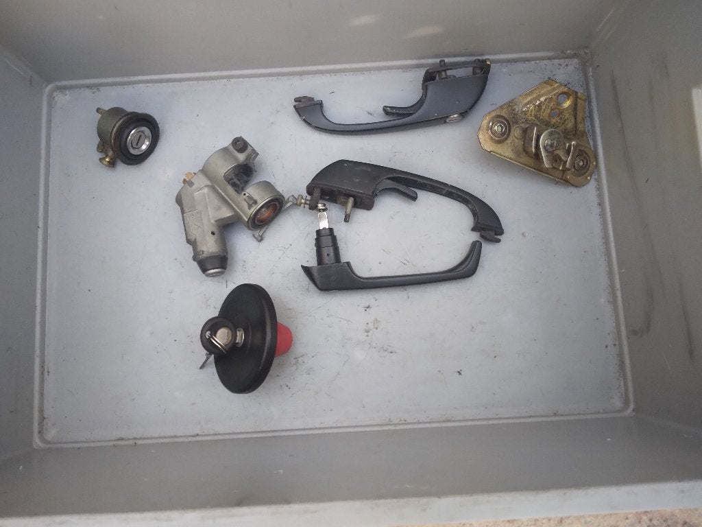 VW T3 Slotenset vanaf 1984 met passende sleutel en diverse, Auto-onderdelen, Spiegels, Volkswagen, Nieuw, Ophalen of Verzenden