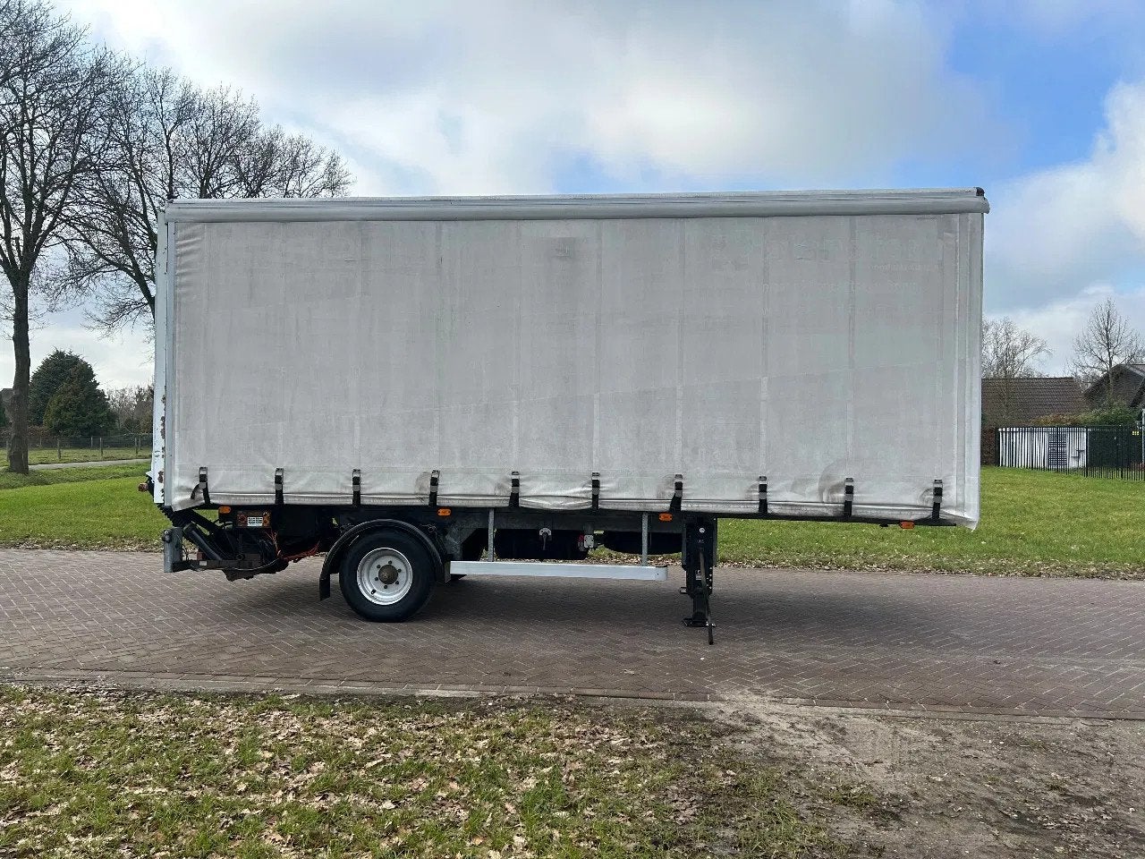 MAMBOUR Be oplegger 6.6 ton schuifzeilen met laadklep 1000 k, Auto's, Vrachtwagens, Overige brandstoffen, Wit, Bedrijf, Aanhangers en Opleggers
