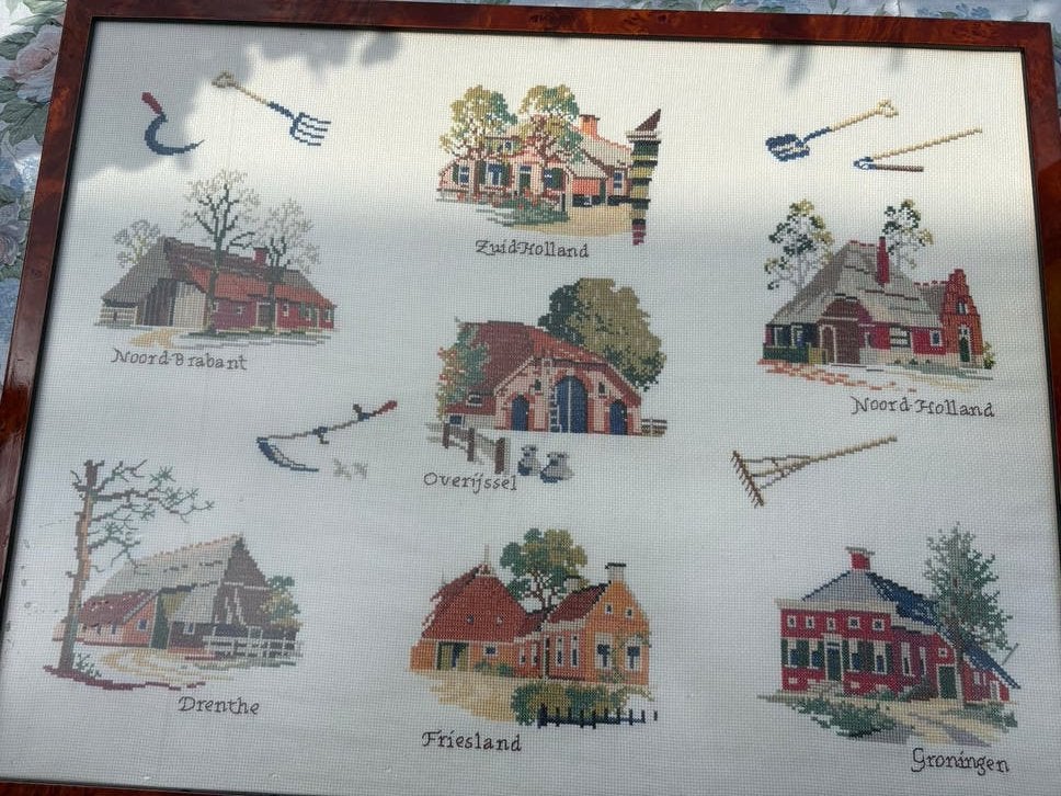 Borduurwerk Oude Boerderijen Verschillende Provincies, Hobby en Vrije tijd, Gebruikt, Handgemaakt, Gebouwen, Textiel