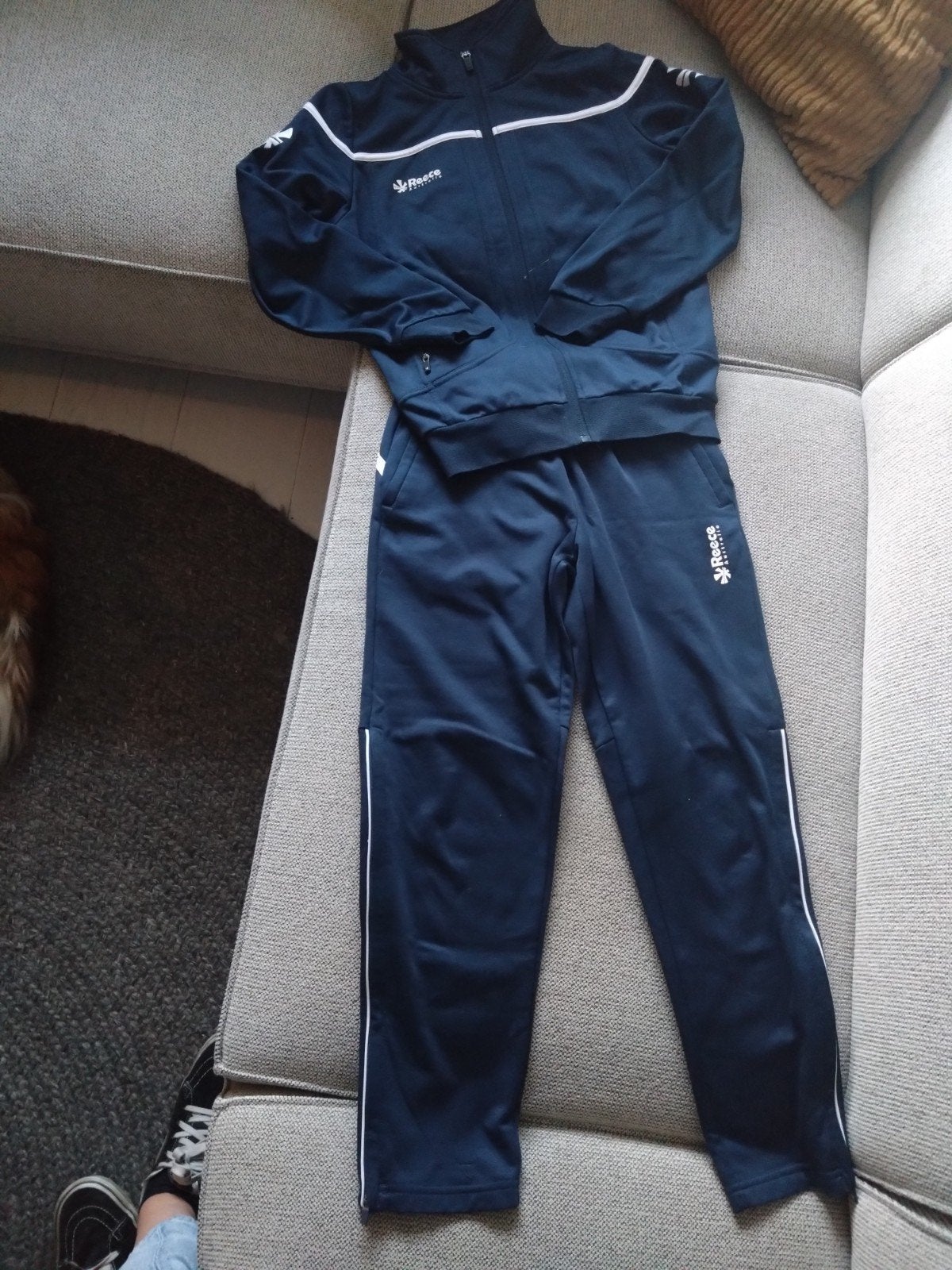 Reece sport trainingspak maat 140 zo goed als nieuw, Ophalen of Verzenden, Zo goed als nieuw, Jongen of Meisje, Sport- of Zwemkleding