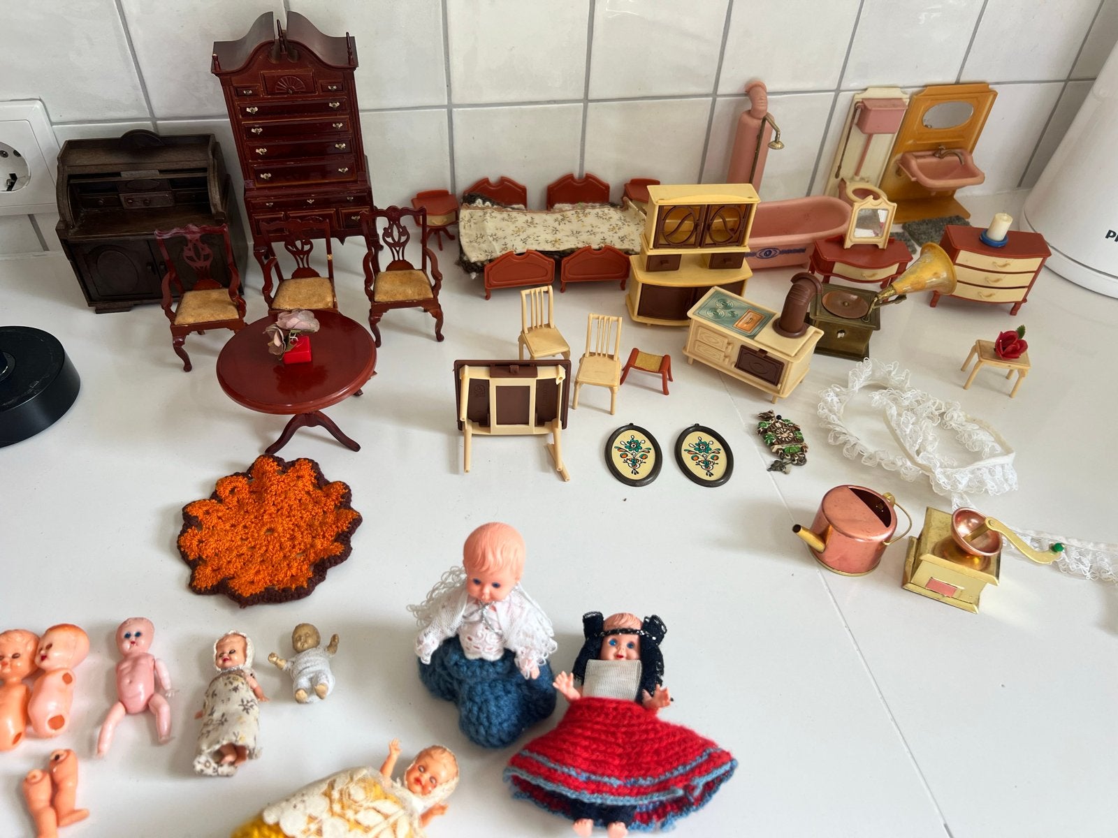 Antieke poppenhuis meubels popjes complete sets Jean Lundby, Ophalen of Verzenden, Gebruikt, Poppenhuis