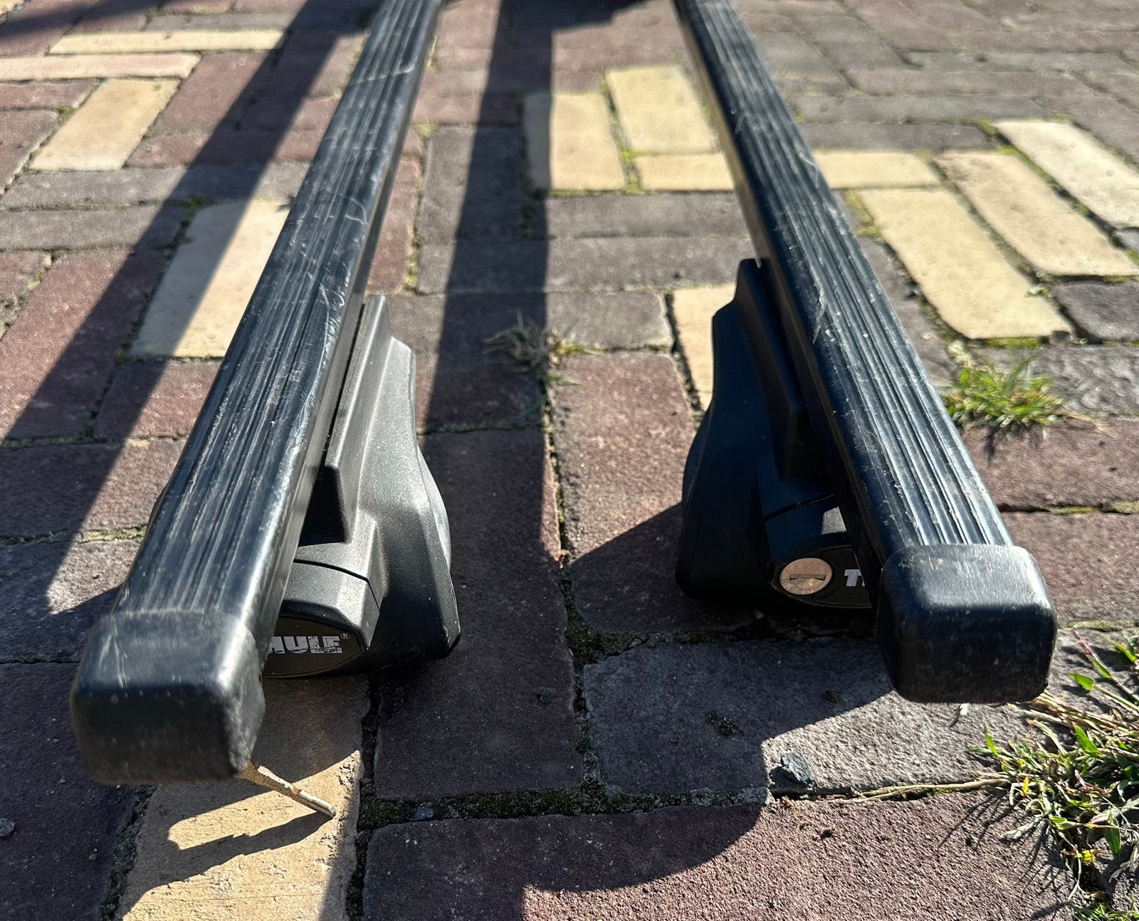 Thule dakdragers met slot en sleutels, Ophalen, Gebruikt