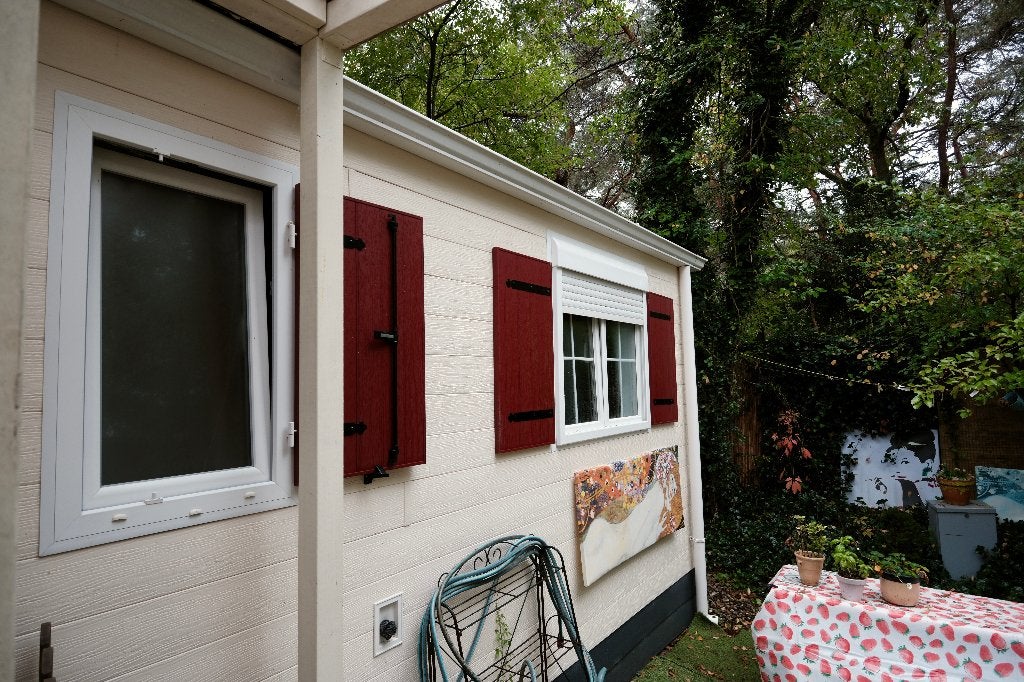 TE KOOP | Fijn chalet met ruim perceel - Bospark Bilthoven, In bos, 2 slaapkamers, Afwasmachine, Recreatiepark