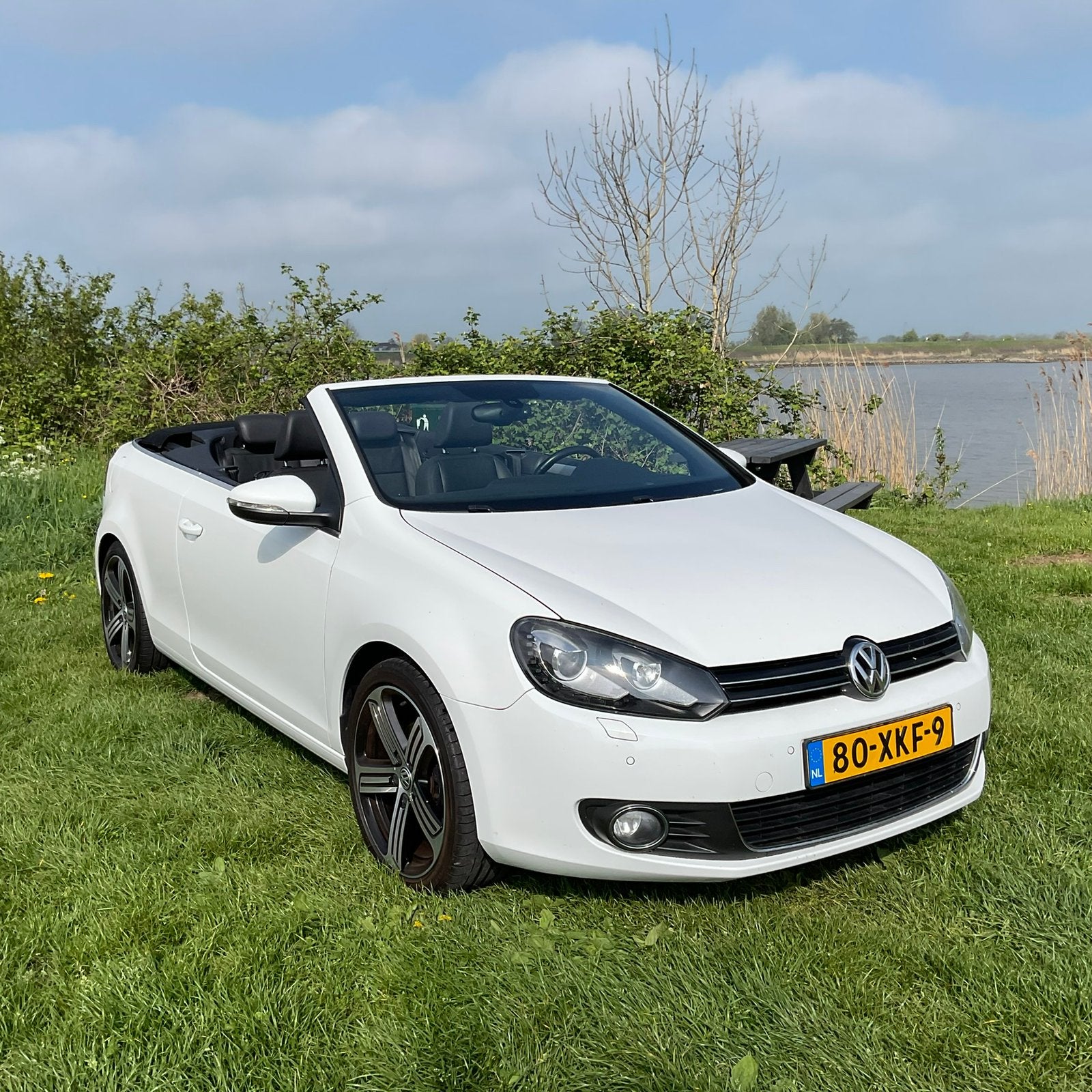 Te huur Golf Cabrio wit als trouwauto zomerzon of verjaardag, Ophalen