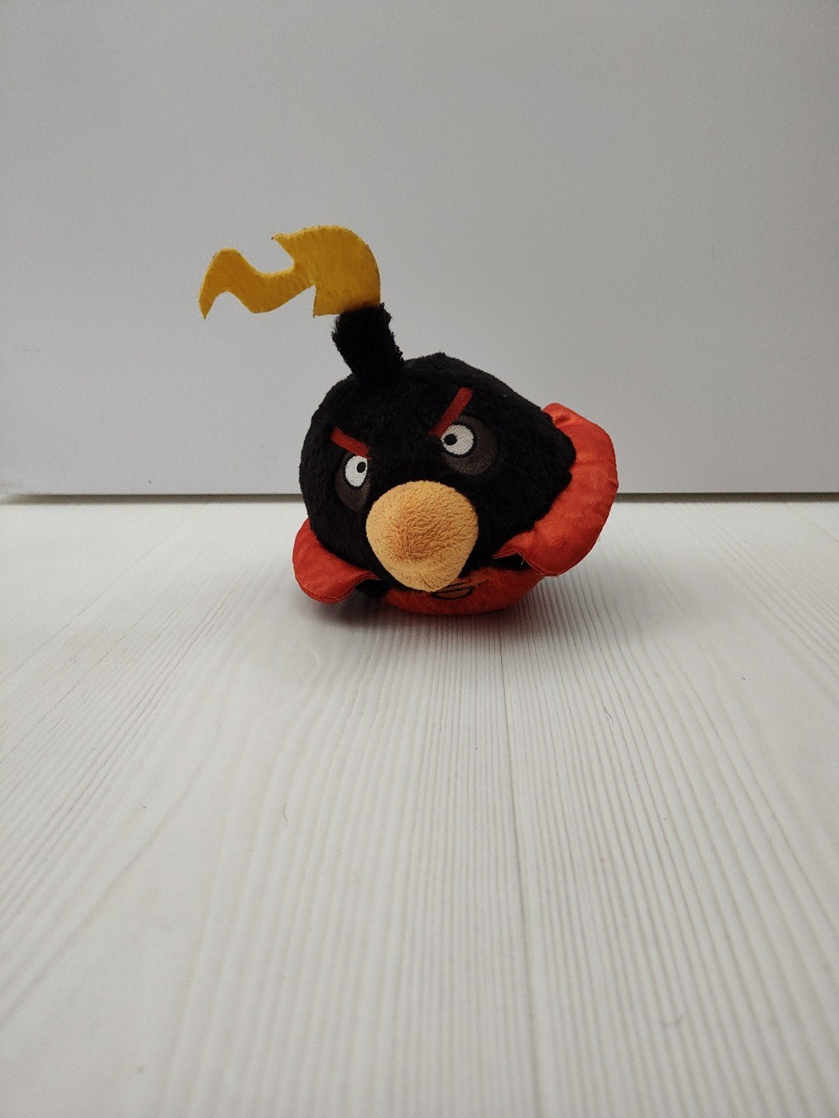 Angry Birds Bomb knuffel - Zwart met oranje, Kinderen en Baby's, Gebruikt, Overige merken, Overige typen, Zwart