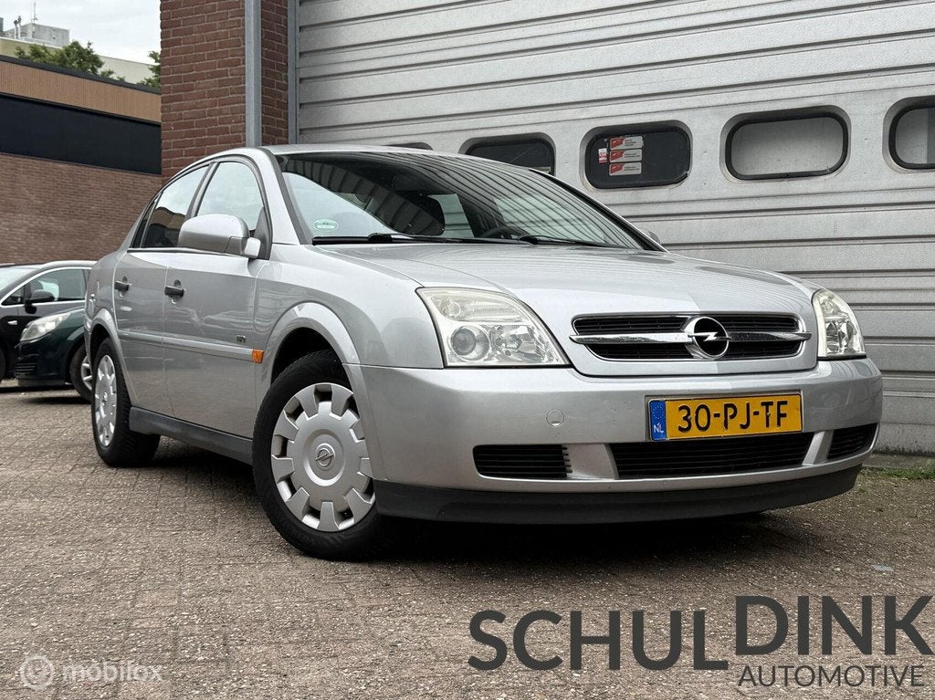 Opel Vectra 2.2-16V Essentia AUTOMAAT|TREKHAAK|CRUISE CONTRO, Auto's, Opel, Gebruikt, 4 cilinders, 715 kg, Vectra