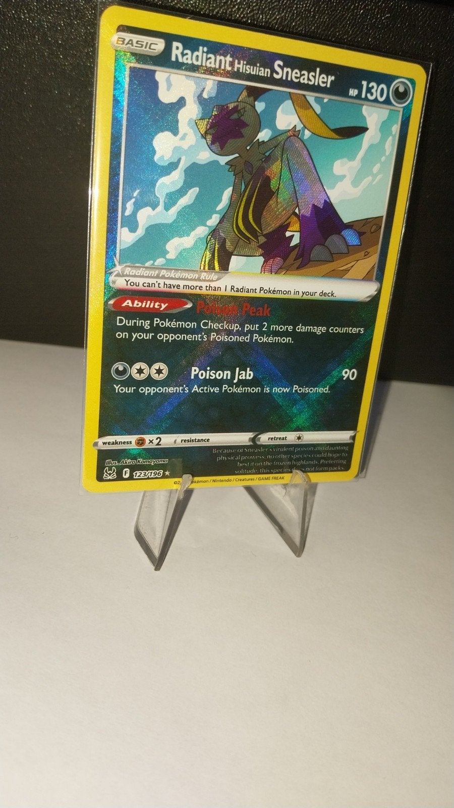 Radiant Hisuian Sneasler 123/196 Lost Origin Pokémon Kaart, Ophalen of Verzenden, Zo goed als nieuw, Losse kaart, Foil