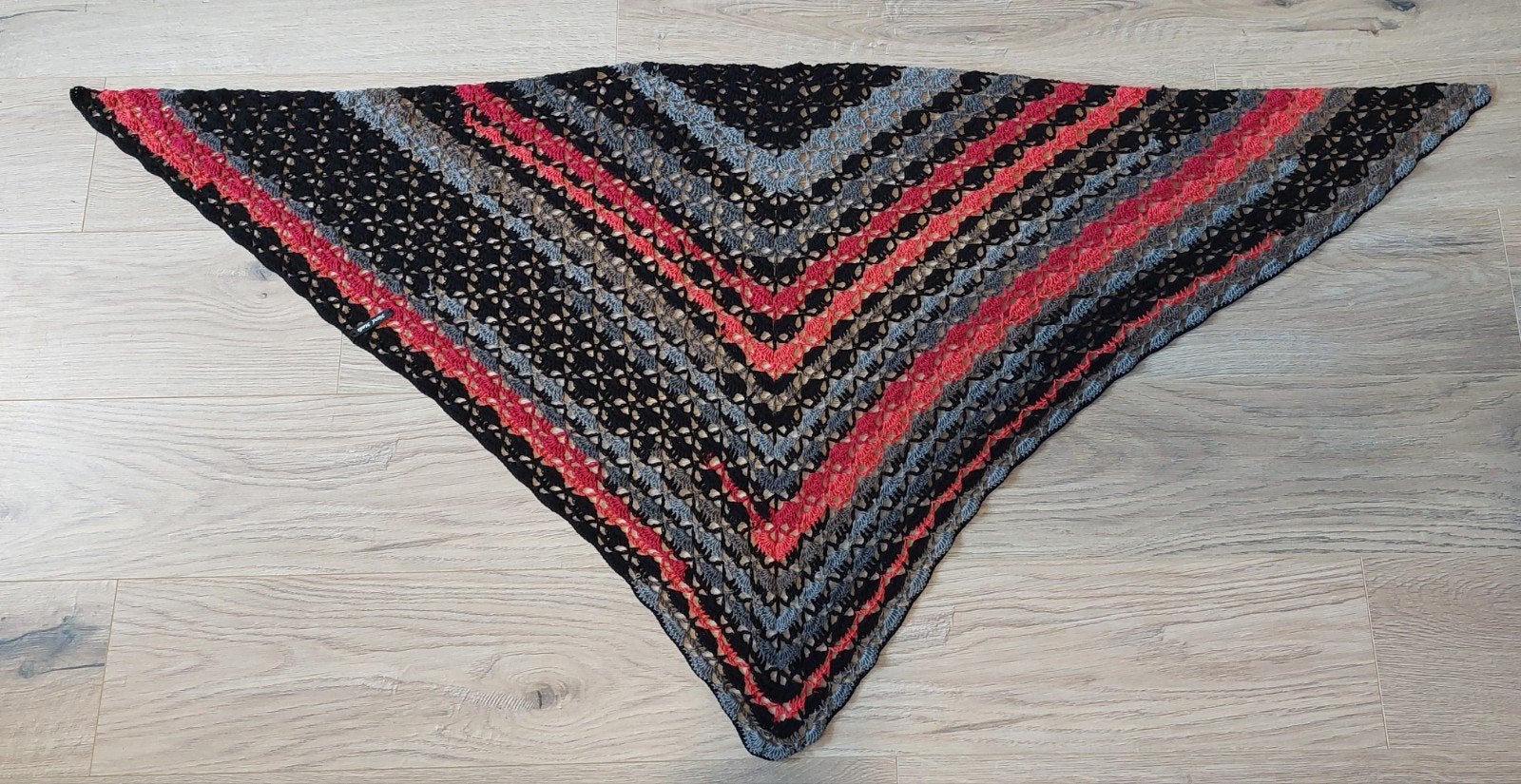 Grote nieuwe gehaakte Omslagdoek Sjaal - Handgemaakt, Kleding | Dames, Truien en Vesten, Ophalen of Verzenden, Nieuw, Maat 46/48 (XL) of groter