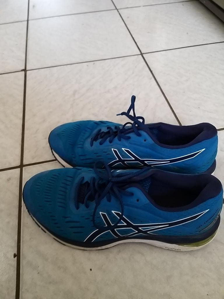 gratis ASICS Gel-Cumulus 20 Hardloopschoenen, Ophalen, Gebruikt, Hardloopschoenen, Asics