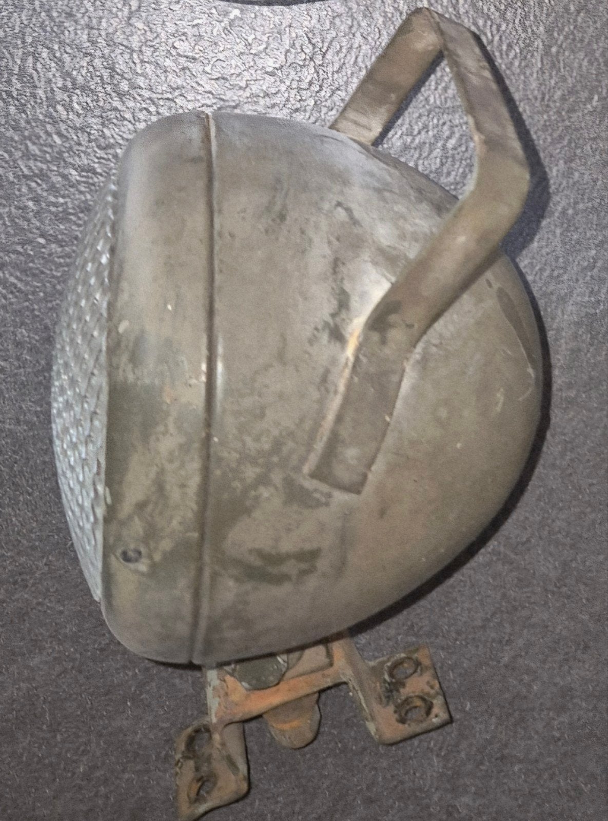 Oude lampen verlichting 2 x bestaande uit 1 zwarte tractor ?, Ophalen, Gebruikt