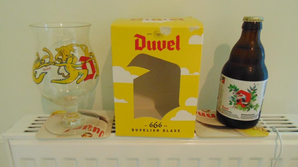 Duvel glas de zes hopduivels  + 1 Duvel + Viltjes, Ophalen of Verzenden, Zo goed als nieuw, Glas of Glazen, Duvel